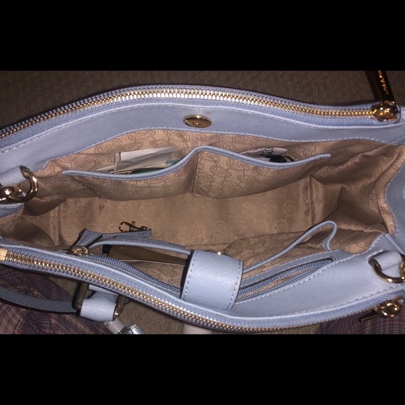 Micheal Kors Medium Satchel - Picture 2 of 3